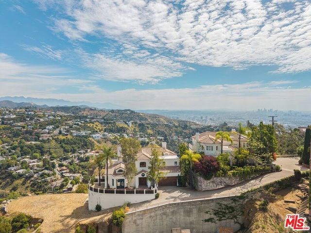 2131 Kew Drive, Los Angeles, CA 90046