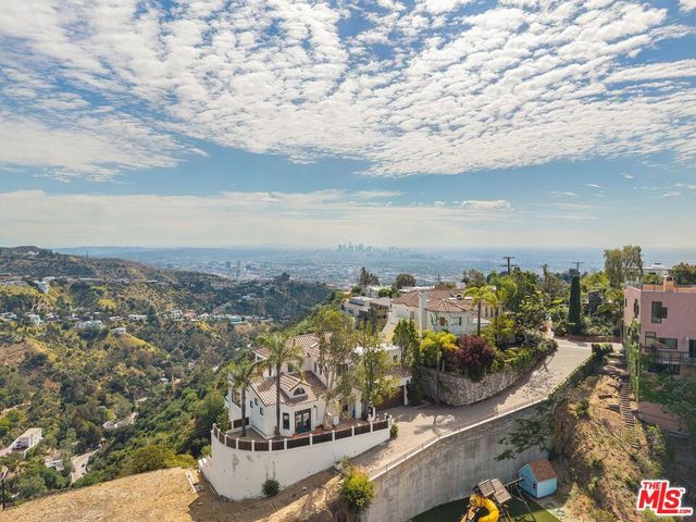 2131 Kew Drive, Los Angeles, CA 90046