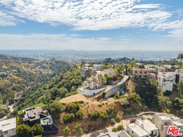 2131 Kew Drive, Los Angeles, CA 90046