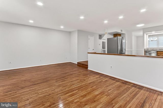 4021 LAKE GLEN RD, Fairfax, VA 22033