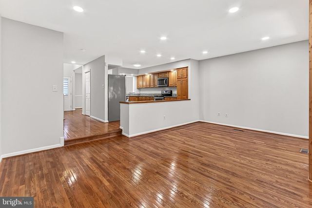 4021 LAKE GLEN RD, Fairfax, VA 22033