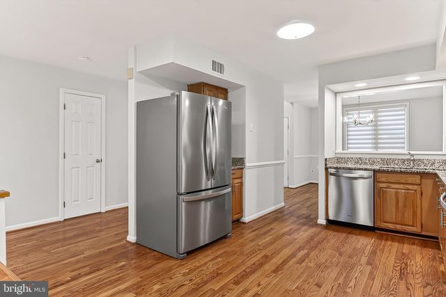 4021 LAKE GLEN RD, Fairfax, VA 22033