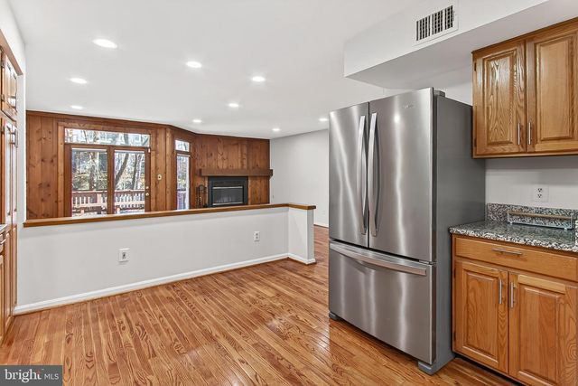 4021 LAKE GLEN RD, Fairfax, VA 22033