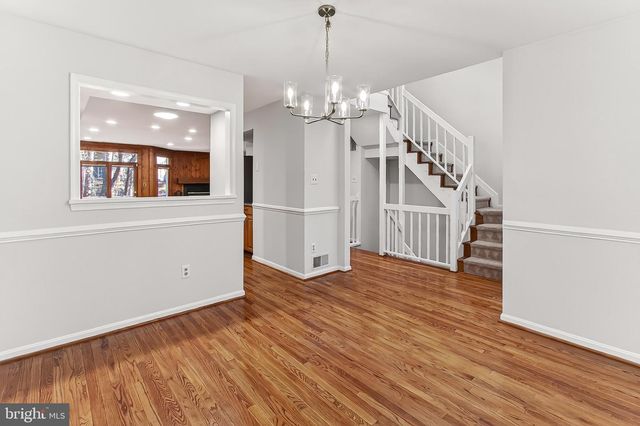 4021 LAKE GLEN RD, Fairfax, VA 22033