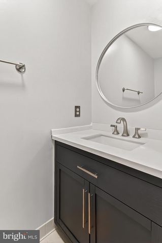 4021 LAKE GLEN RD, Fairfax, VA 22033