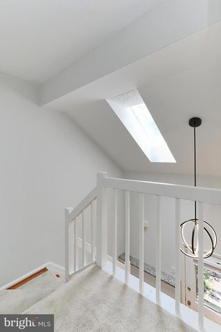 4021 LAKE GLEN RD, Fairfax, VA 22033