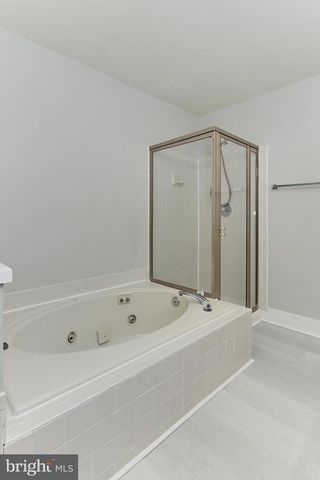 4021 LAKE GLEN RD, Fairfax, VA 22033