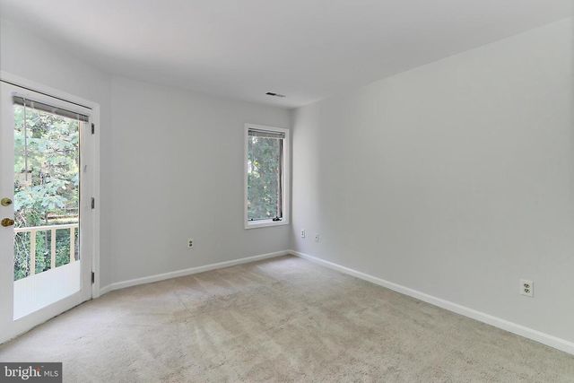 4021 LAKE GLEN RD, Fairfax, VA 22033