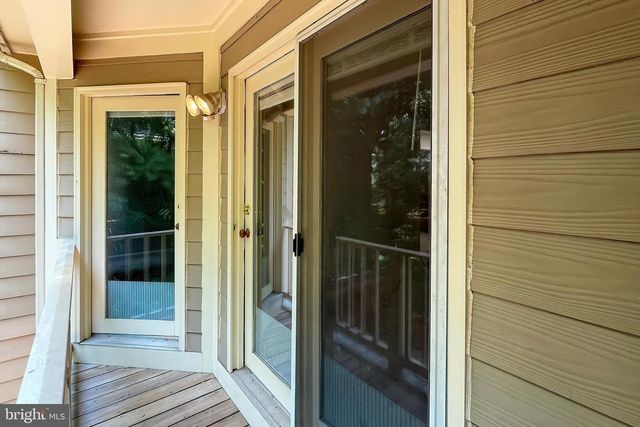 4021 LAKE GLEN RD, Fairfax, VA 22033