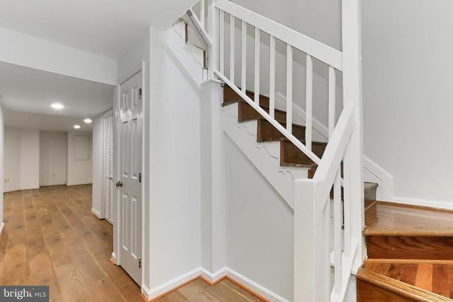 4021 LAKE GLEN RD, Fairfax, VA 22033