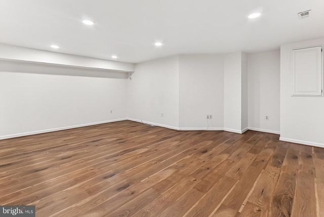 4021 LAKE GLEN RD, Fairfax, VA 22033