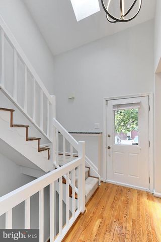 4021 LAKE GLEN RD, Fairfax, VA 22033