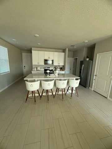 389 Salisbury Circle, Fort Pierce, FL 34982