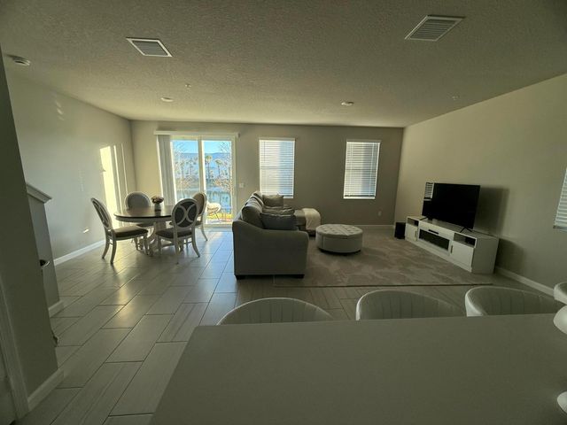 389 Salisbury Circle, Fort Pierce, FL 34982