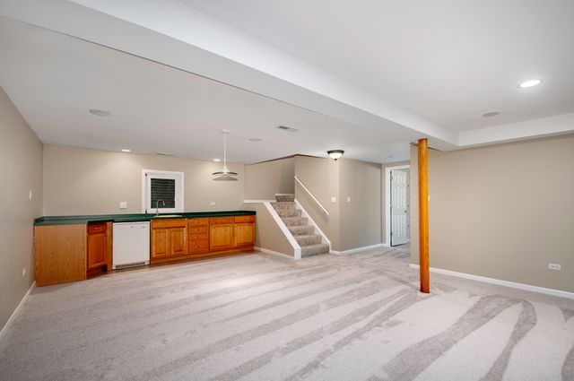 215 Wildflower Lane, La Grange, IL 60525