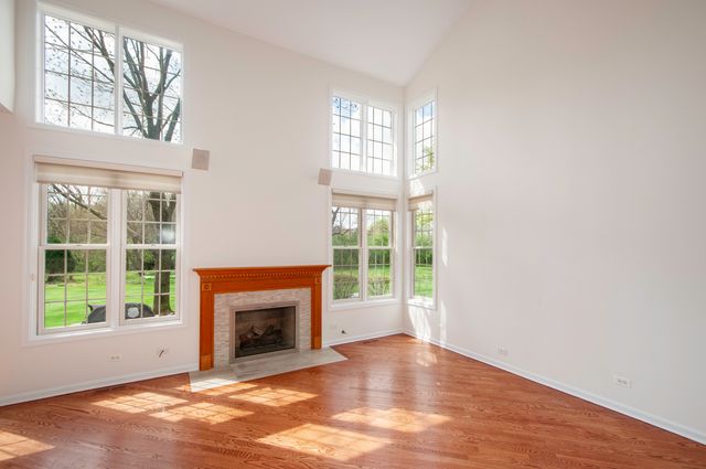 215 Wildflower Lane, La Grange, IL 60525