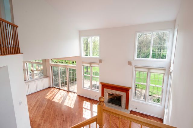 215 Wildflower Lane, La Grange, IL 60525