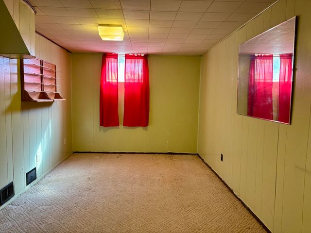 706 WILSON Avenue, Council Bluffs, IA 51503