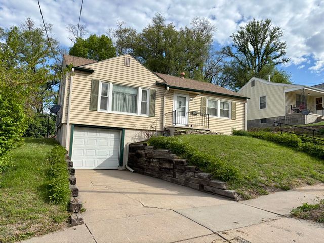 706 WILSON Avenue, Council Bluffs, IA 51503
