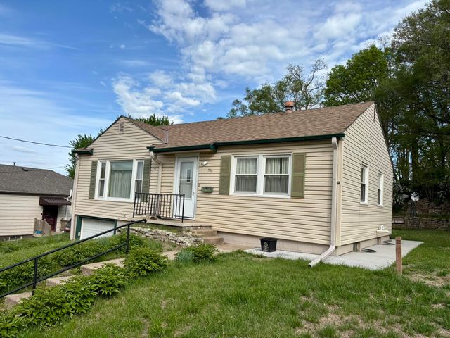 706 WILSON Avenue, Council Bluffs, IA 51503