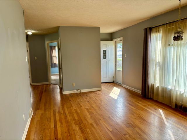 706 WILSON Avenue, Council Bluffs, IA 51503