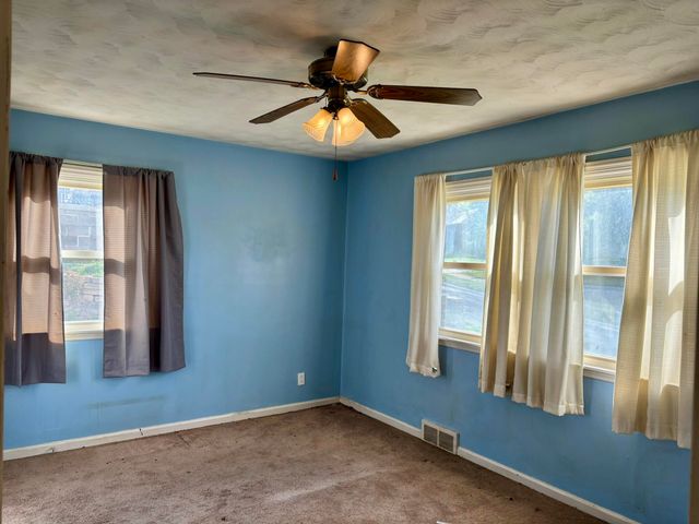 706 WILSON Avenue, Council Bluffs, IA 51503
