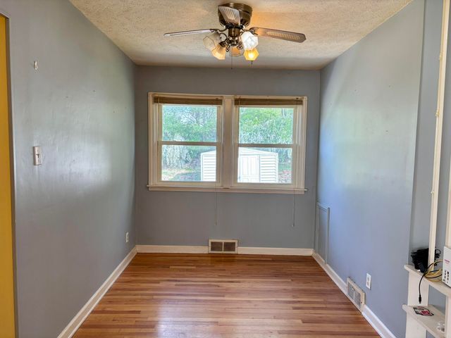 706 WILSON Avenue, Council Bluffs, IA 51503