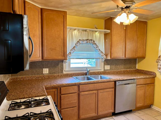 706 WILSON Avenue, Council Bluffs, IA 51503