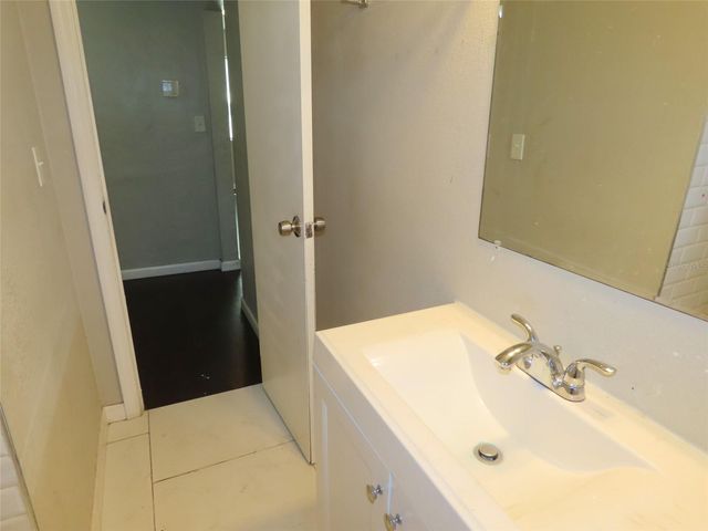 4841 EMERSON AVENUE S, St Petersburg, FL 33711