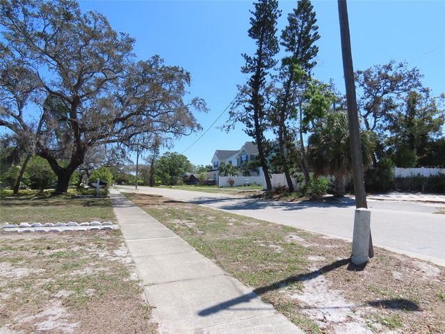 4841 EMERSON AVENUE S, St Petersburg, FL 33711