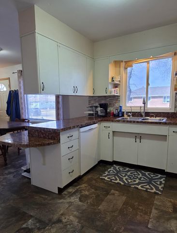 555 10th Avenue SW, Valley City, ND 58072