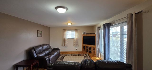 555 10th Avenue SW, Valley City, ND 58072