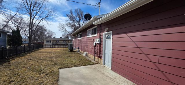 555 10th Avenue SW, Valley City, ND 58072