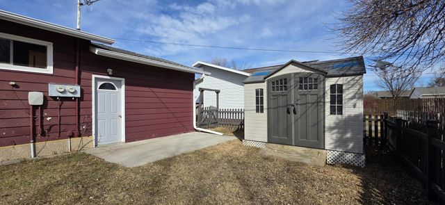 555 10th Avenue SW, Valley City, ND 58072