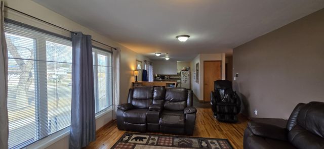 555 10th Avenue SW, Valley City, ND 58072