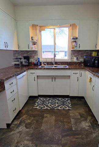555 10th Avenue SW, Valley City, ND 58072