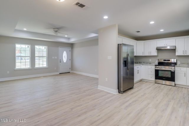 17202 Gardenia Street, Kiln, MS 39556