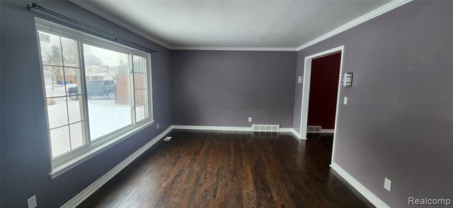 30841 Ohmer Dr, Warren, MI 48092