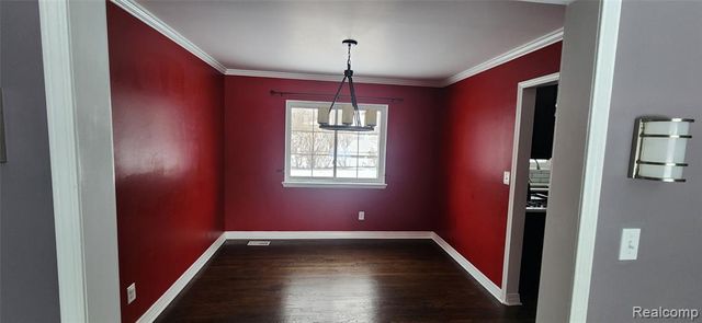 30841 Ohmer Dr, Warren, MI 48092