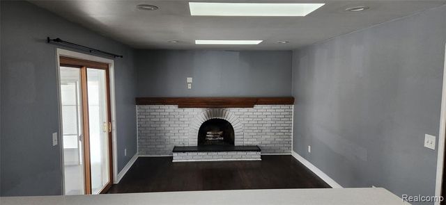 30841 Ohmer Dr, Warren, MI 48092