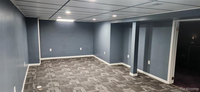 30841 Ohmer Dr, Warren, MI 48092