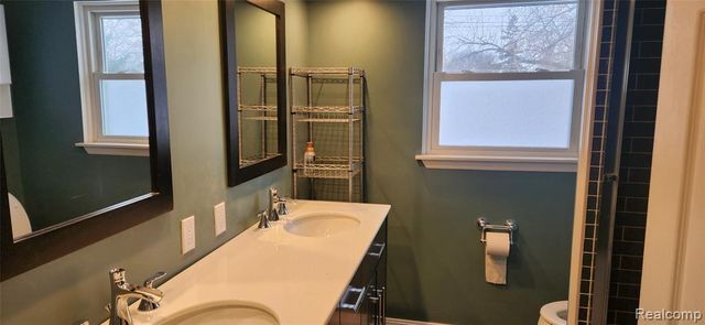 30841 Ohmer Dr, Warren, MI 48092