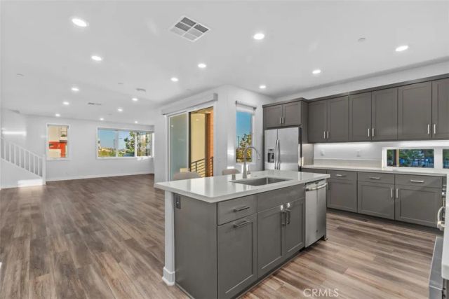 430 Transport, Tustin, CA 92782