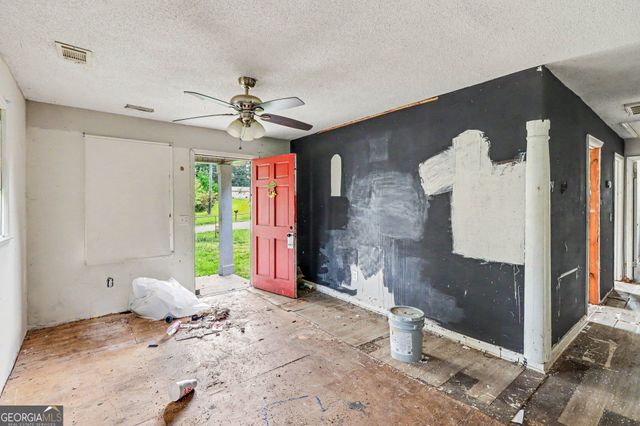 512 Donahoo Road SE, Silver Creek, GA 30173
