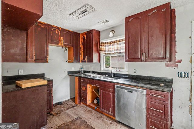 512 Donahoo Road SE, Silver Creek, GA 30173