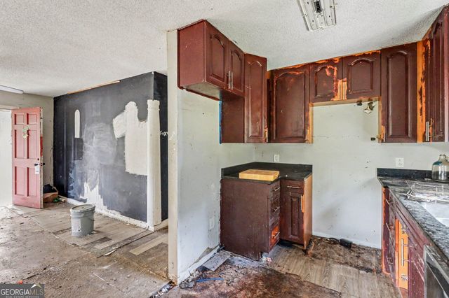 512 Donahoo Road SE, Silver Creek, GA 30173