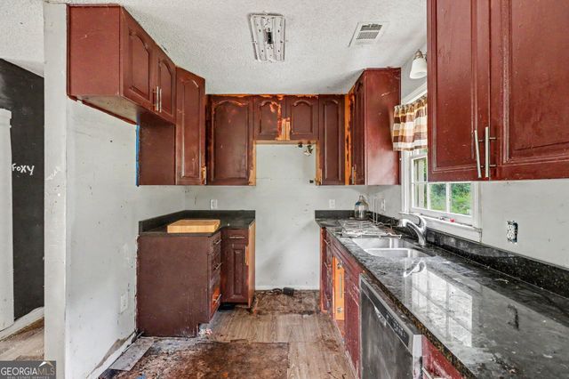 512 Donahoo Road SE, Silver Creek, GA 30173