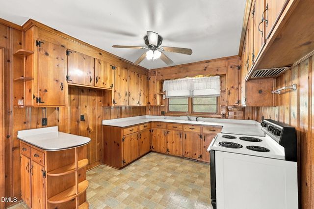 1920 Holland Avenue, Burlington, NC 27217