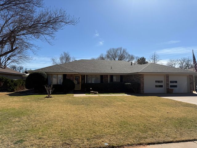 1718 E Broadway Street, Brownfield, TX 79316