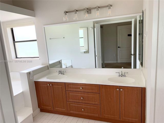 19331 NW 8th St, Pembroke Pines, FL 33029